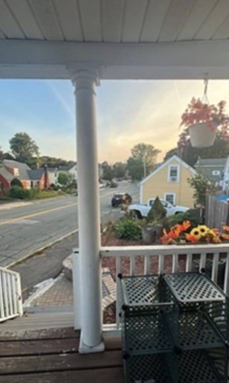 Beverly, MA 01915,52 Essex St #2