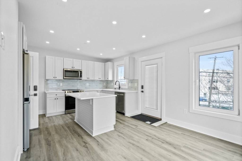 Revere, MA 02151,6 Garfield #1