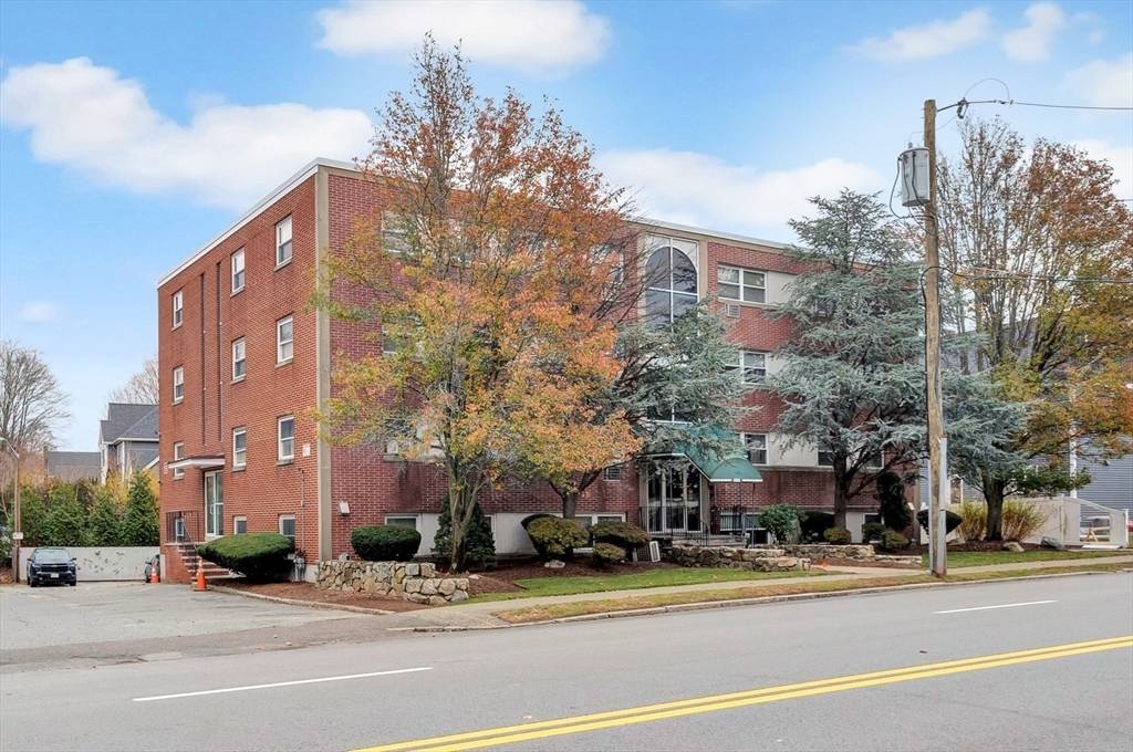 Stoneham, MA 02180,588 Main St #3C