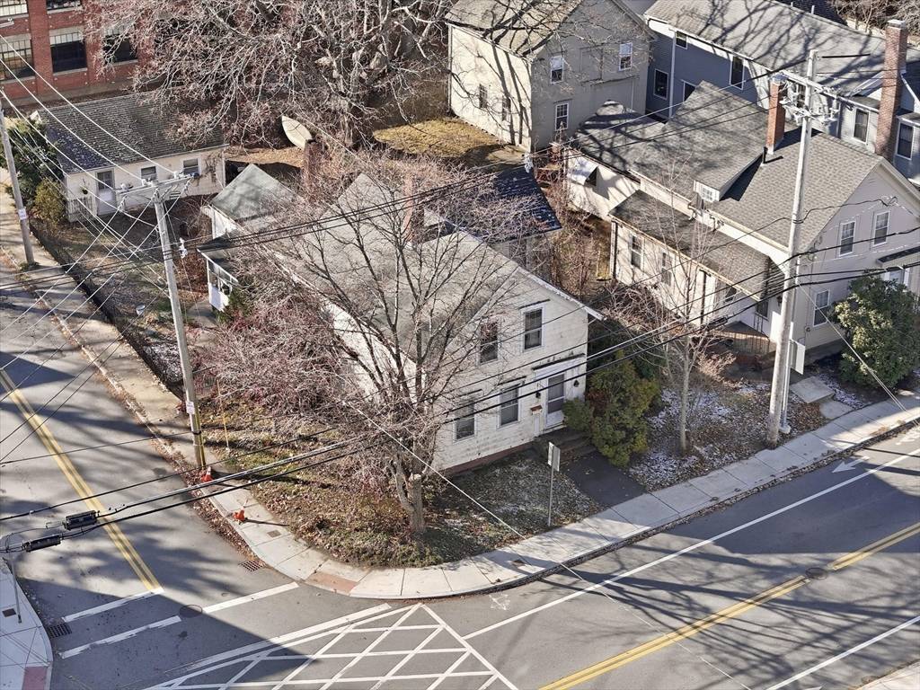 Amesbury, MA 01913,118 Elm St