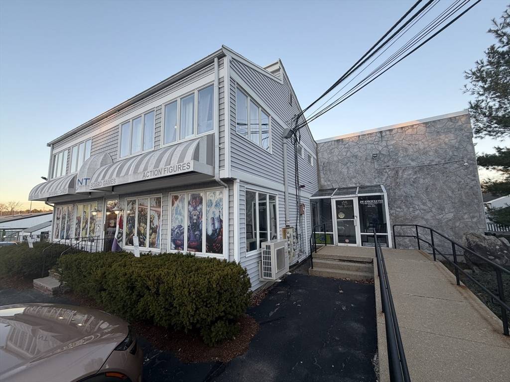 North Reading, MA 01864,325 Main St #301G