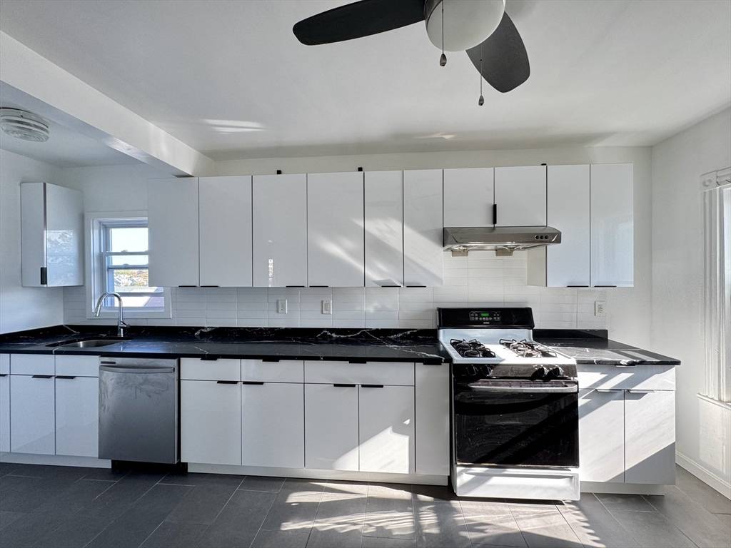 Quincy, MA 02171,33 Hollis Ave #3