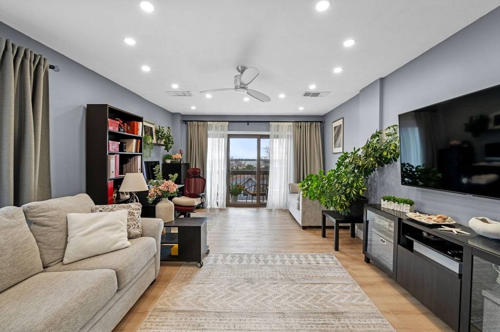 Lynn, MA 01902,12 Chancery Court #207