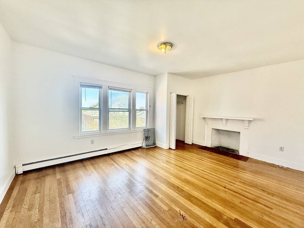 Newton, MA 02467,62 Algonquin Rd. ##2