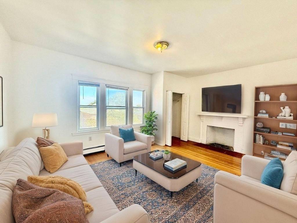 Newton, MA 02467,62 Algonquin Rd. ##2