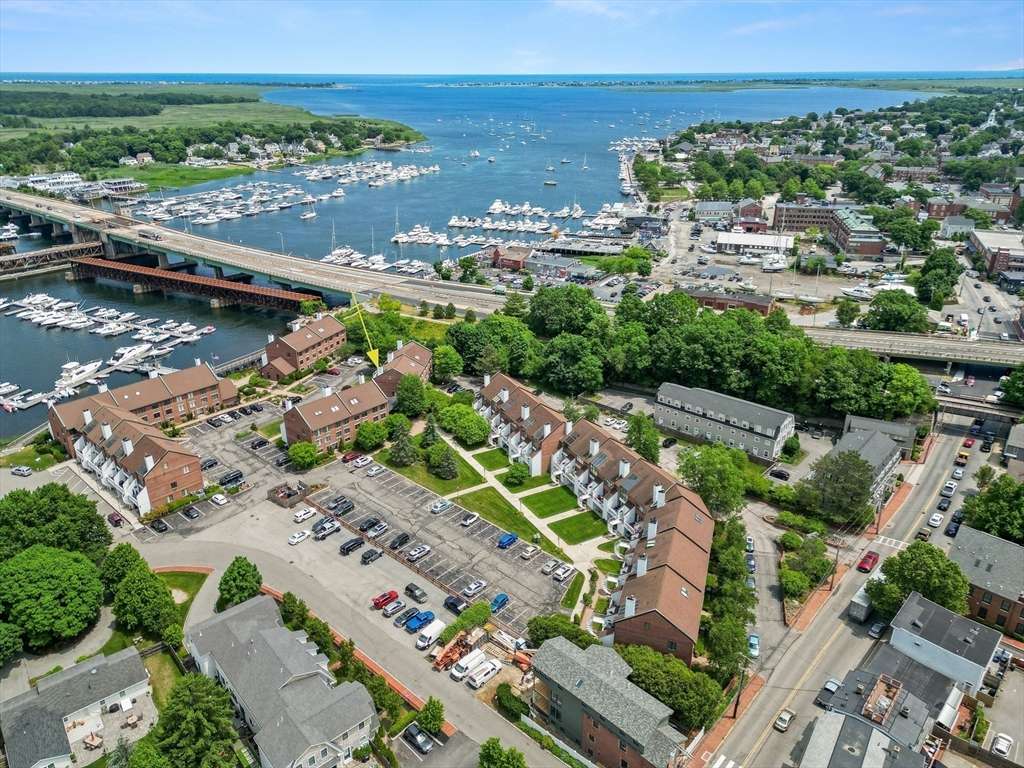 Newburyport, MA 01950,126 Merrimac #35