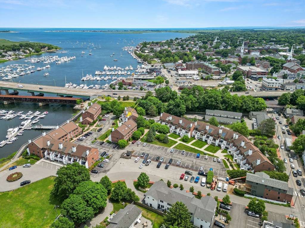 Newburyport, MA 01950,126 Merrimac #35