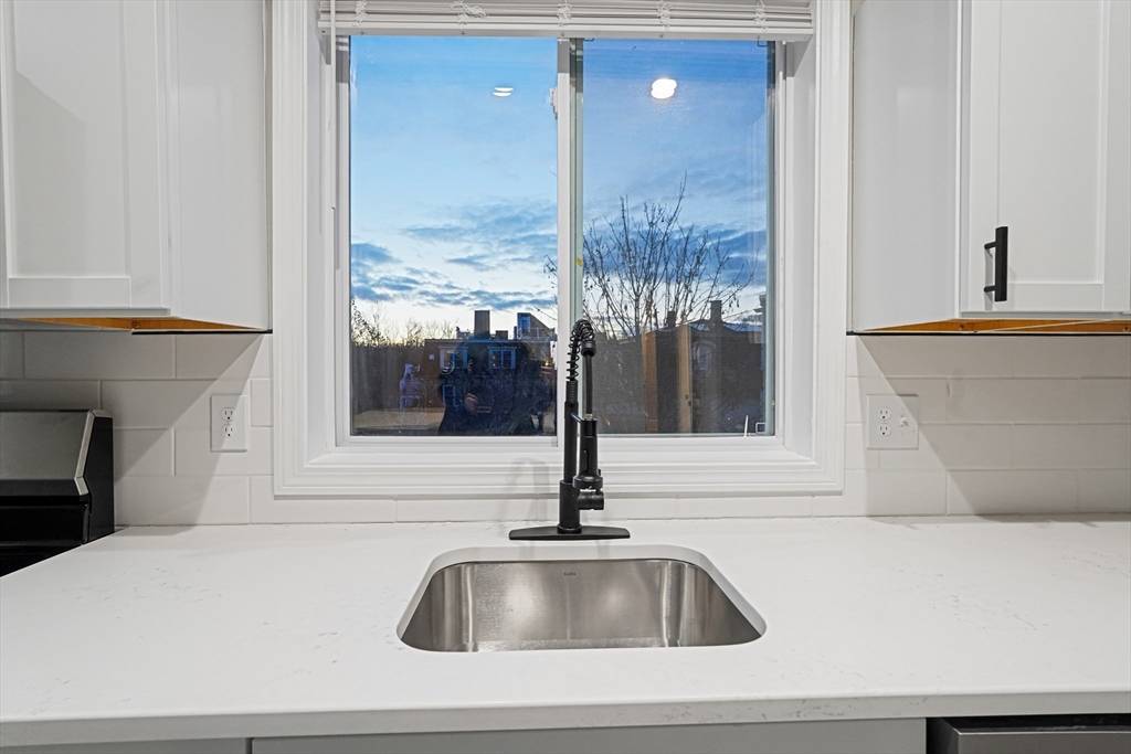 Boston, MA 02122,381 Adams St #3