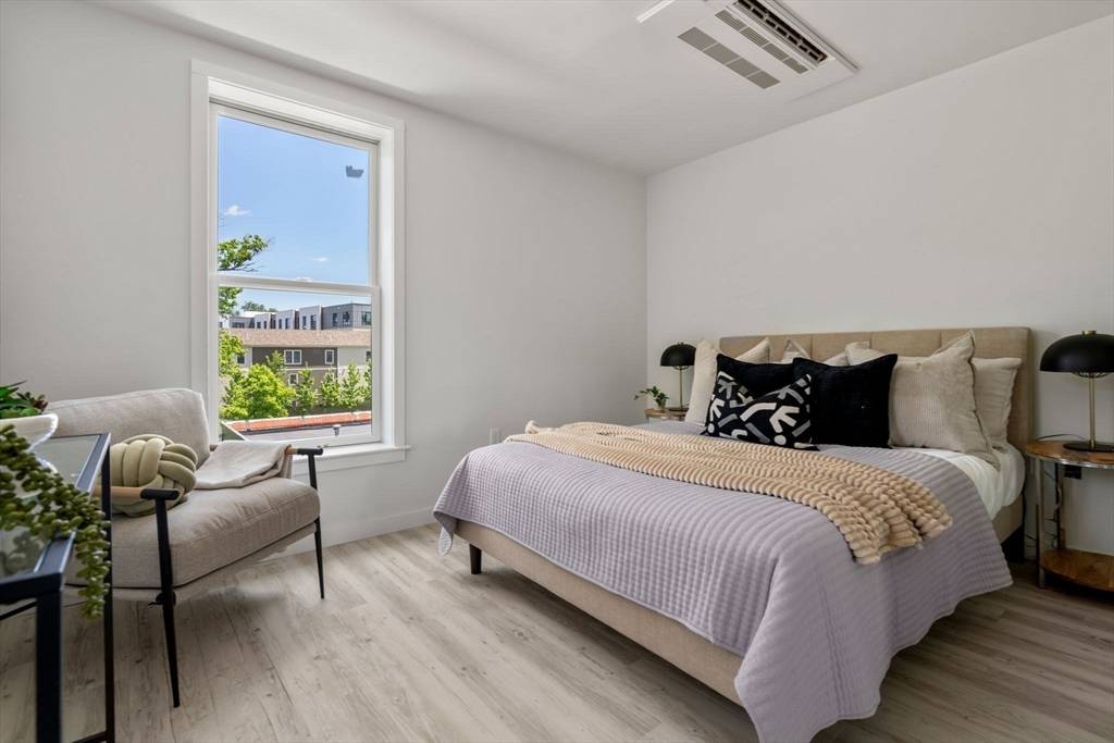 Boston, MA 02131,602 Canterbury #U9