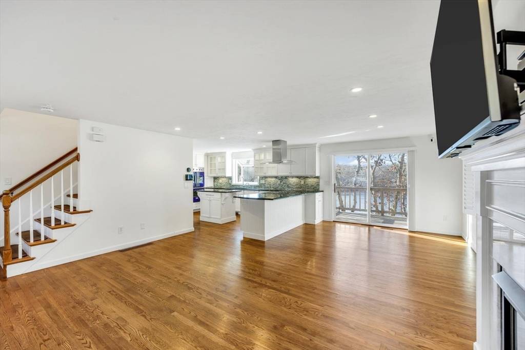 Mashpee, MA 02649,160 Algonquin Ave