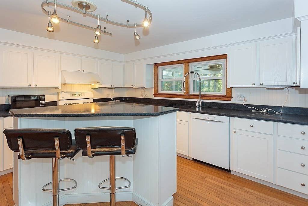 Chelmsford, MA 01824,28 Sprague Ave