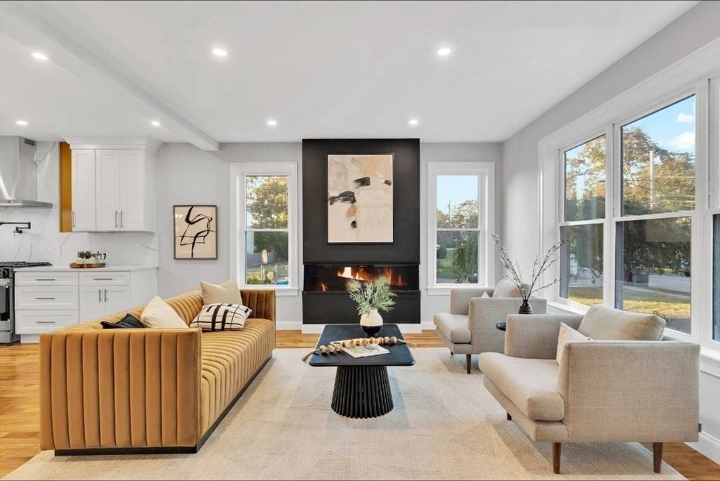 Dedham, MA 02026,29 Southgate St