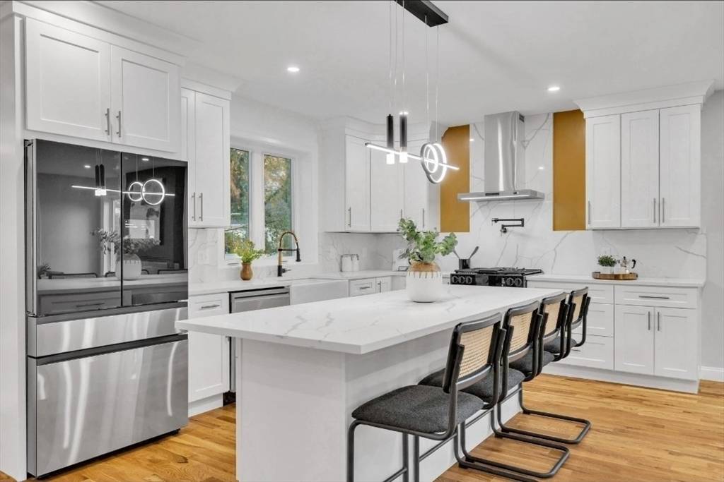 Dedham, MA 02026,29 Southgate St