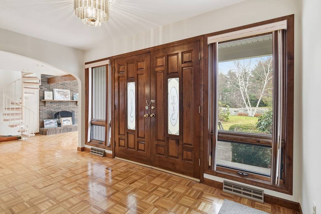 Ludlow, MA 01056,140 Waverly Rd