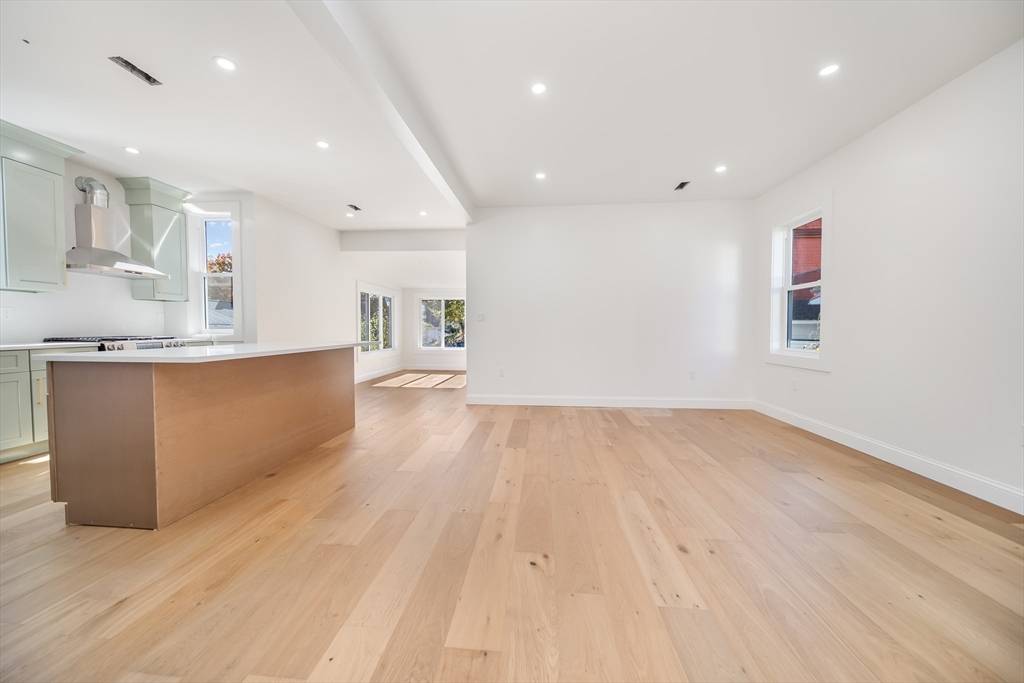 Malden, MA 02148,9-11 Knollin St #2