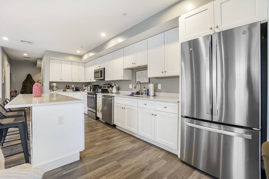 Dedham, MA 02026,245 Bussey St #205