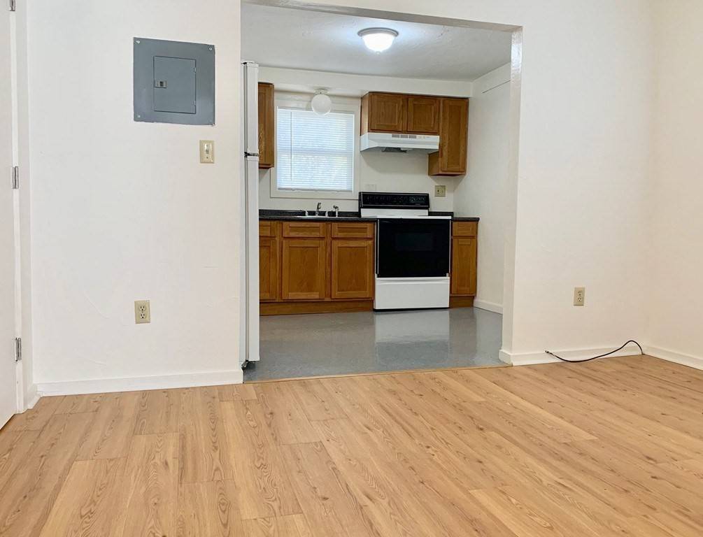 Ayer, MA 01432,14 Groton Street #6