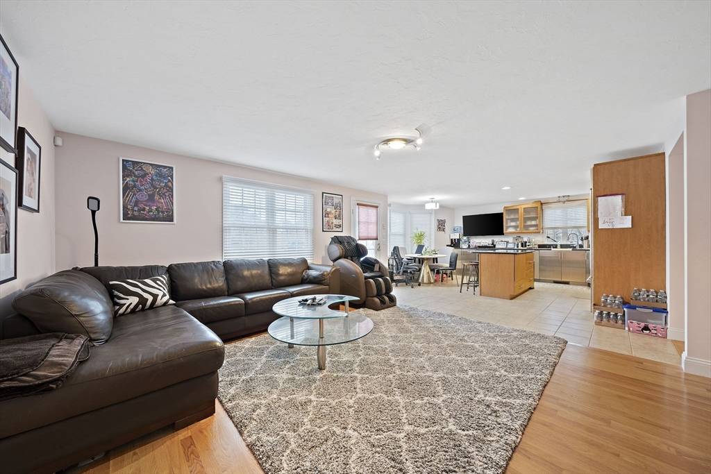 Bourne, MA 02532,304 Main St