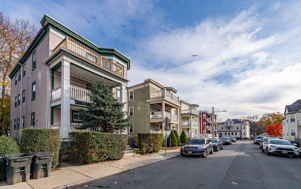 Boston, MA 02124,18 Santuit St