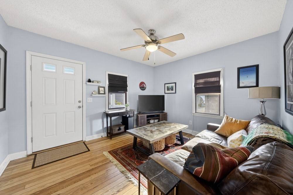 South Hadley, MA 01075,5 Marion St