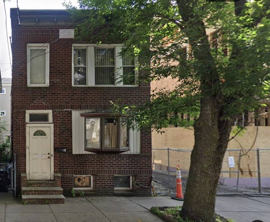 Boston, MA 02128,11 Everett St