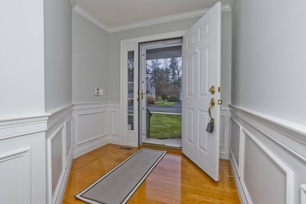 East Longmeadow, MA 01028,355 Pinehurst Dr #355