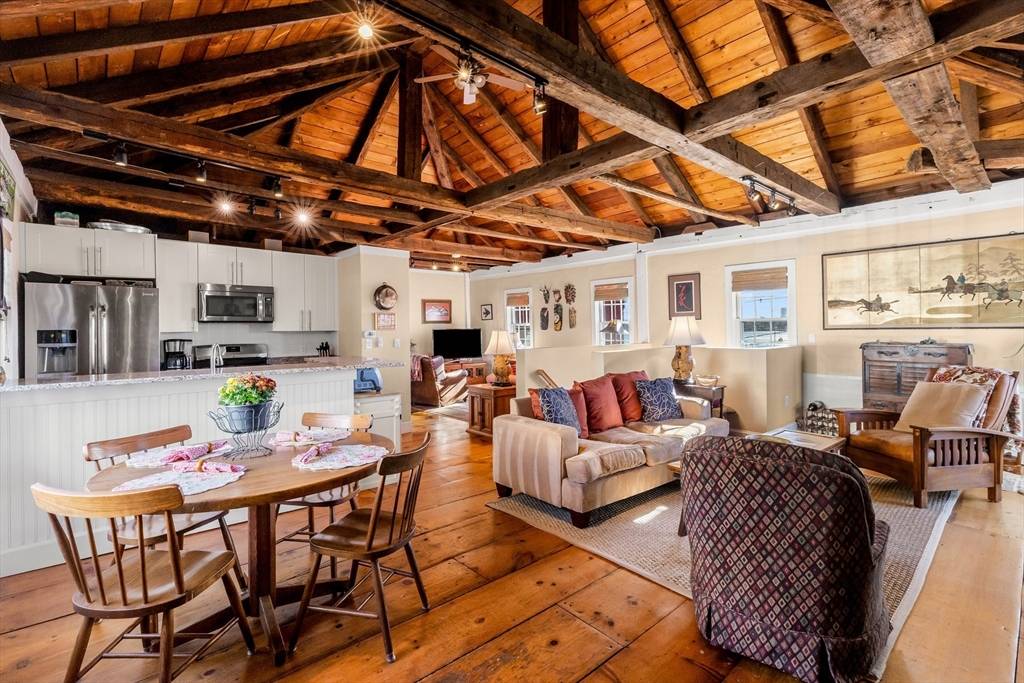 Beverly, MA 01915,43 Front St #43