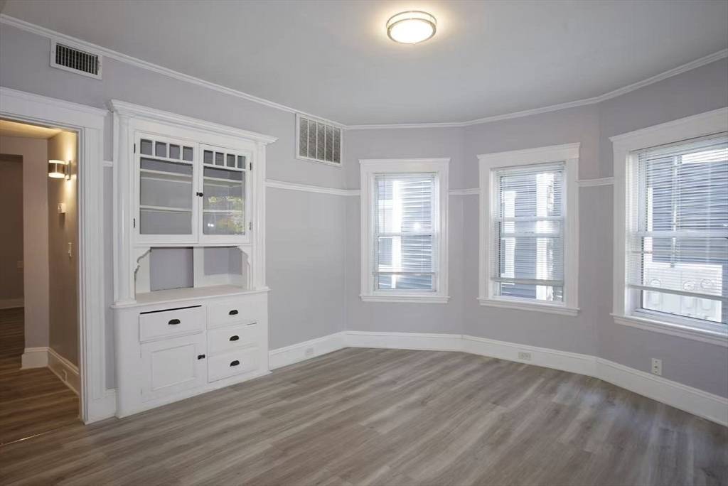 Somerville, MA 02143,287 Medford St #1