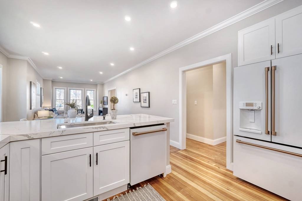 114-116 West Wyoming Ave #1 Melrose, MA 02176