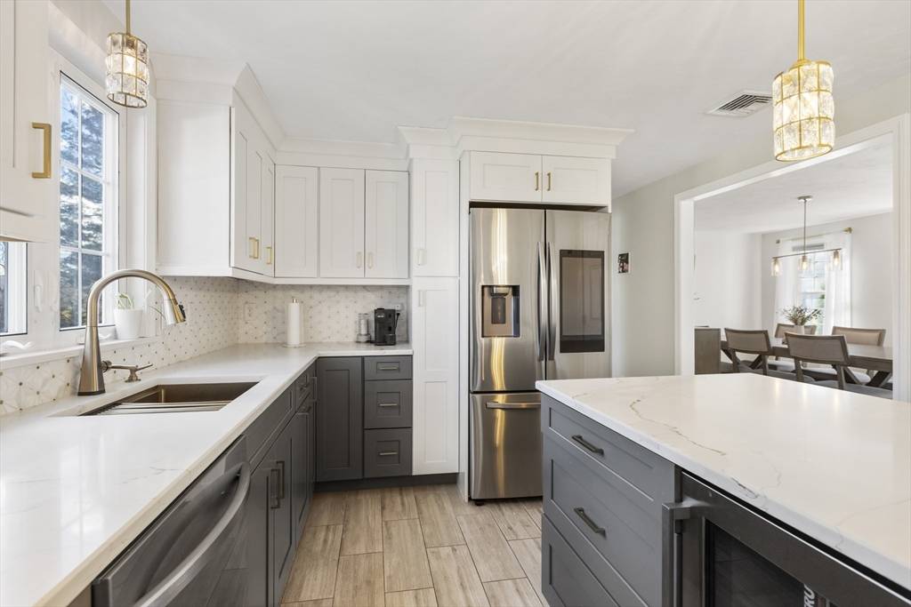 Taunton, MA 02718,68 Metacomet Ave