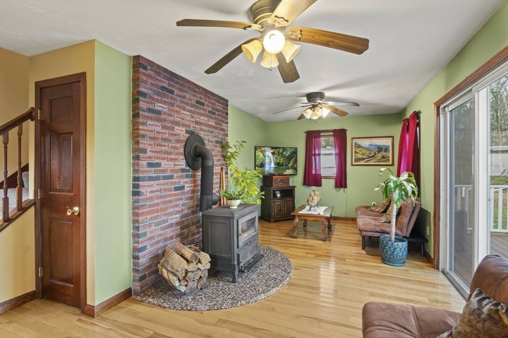 Rutland, MA 01543,4 Wilson Way