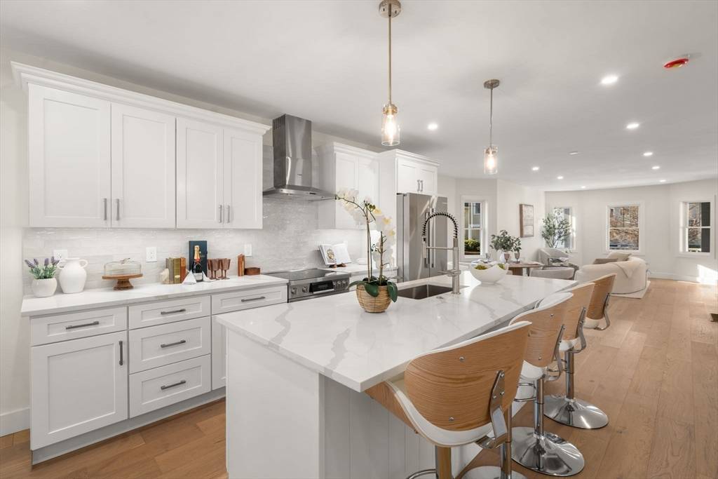 Watertown, MA 02472,25 Francis St #1