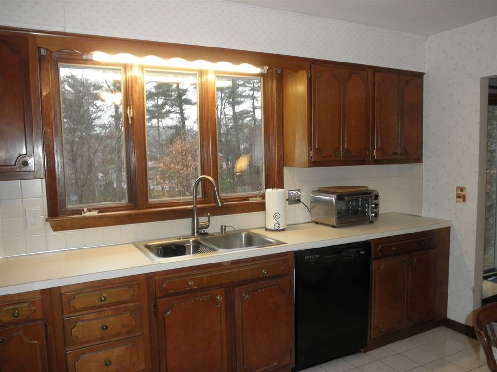 Seekonk, MA 02771,52 Walker