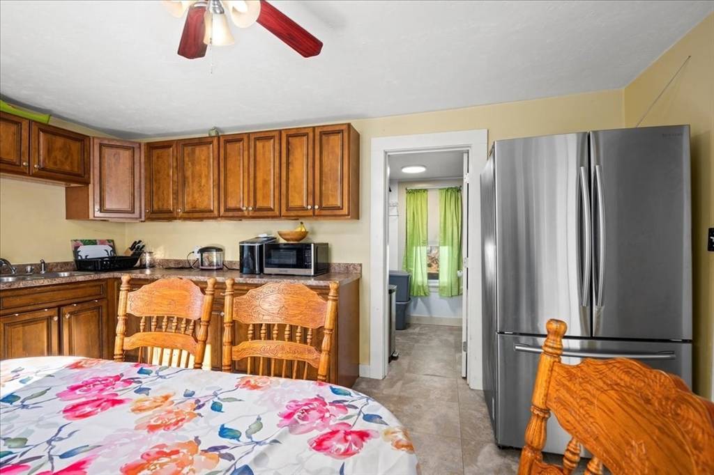 North Brookfield, MA 01535,39 Forest St