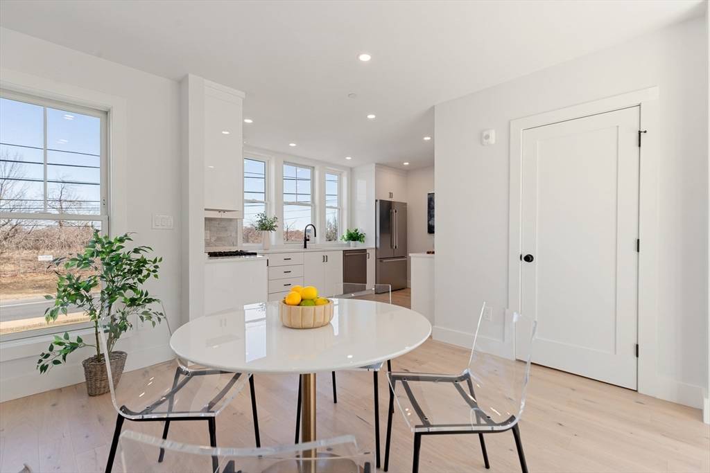 Somerville, MA 02145,658 Mystic Ave #A