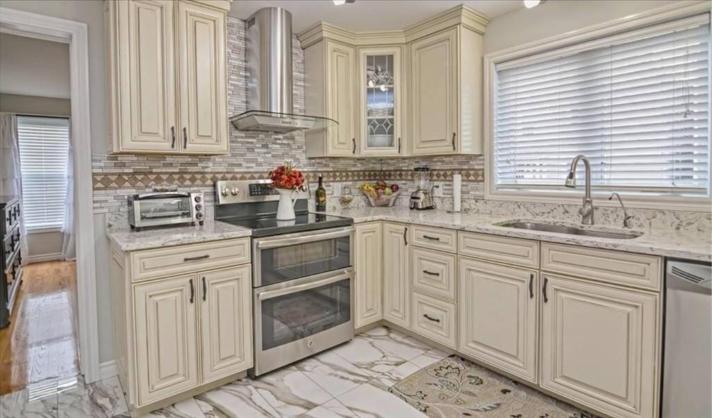 Everett, MA 02149,56 Valley St