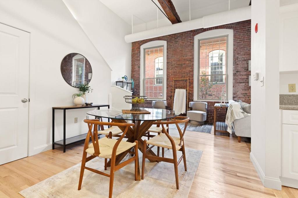 Westford, MA 01886,12 Brookside Rd #28