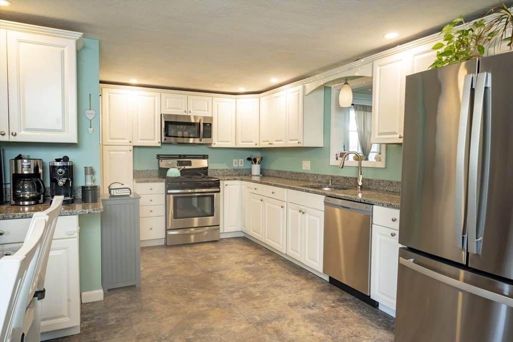 Billerica, MA 01821,64 Elizabeth Rd