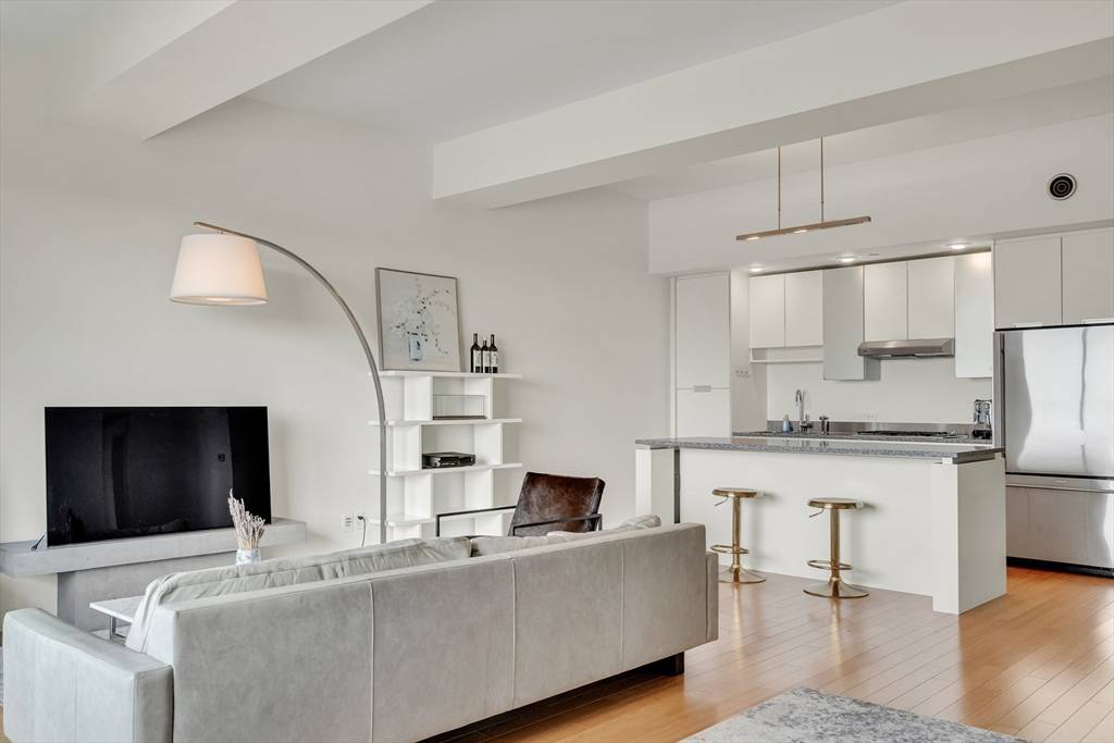 Boston, MA 02127,141 Dorchester Ave #906