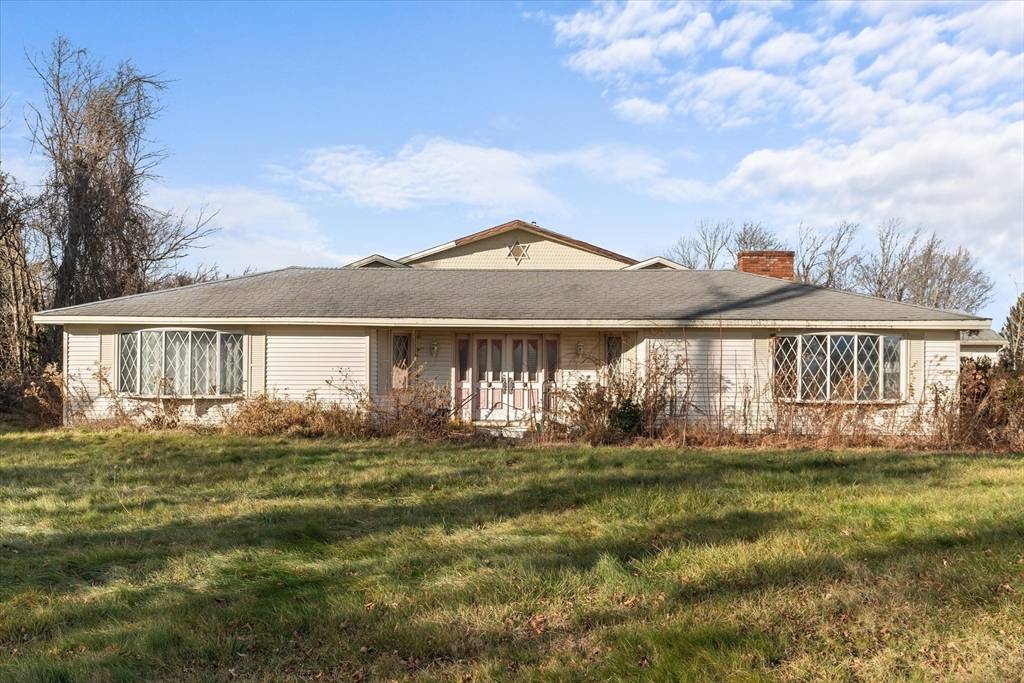 Sutton, MA 01590,186 Eight Lots Rd