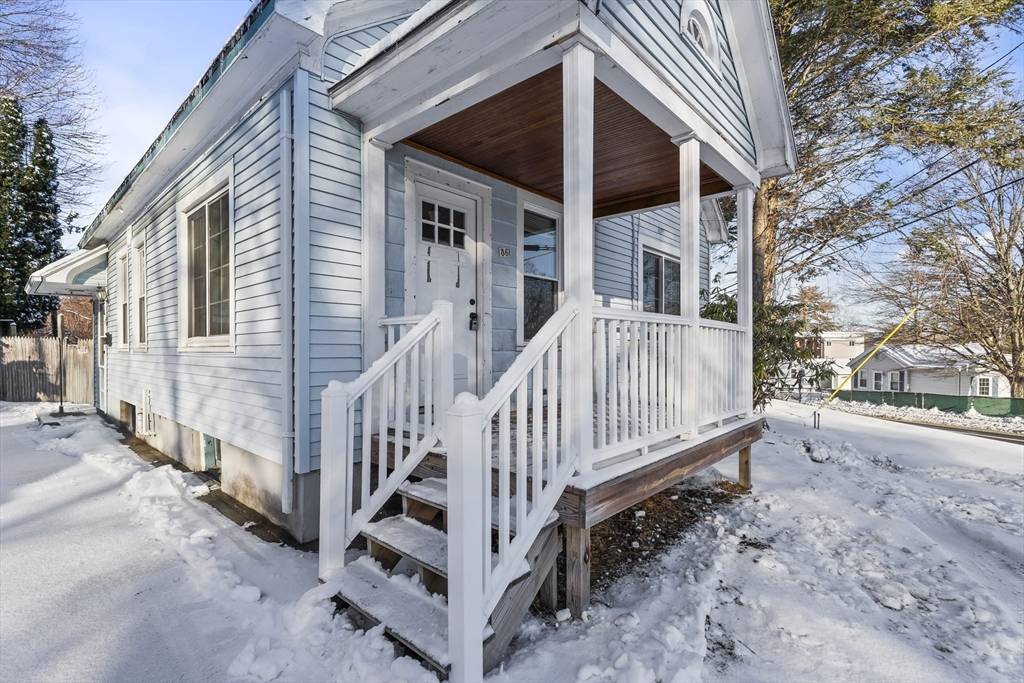 Chicopee, MA 01020,861 Grattan St