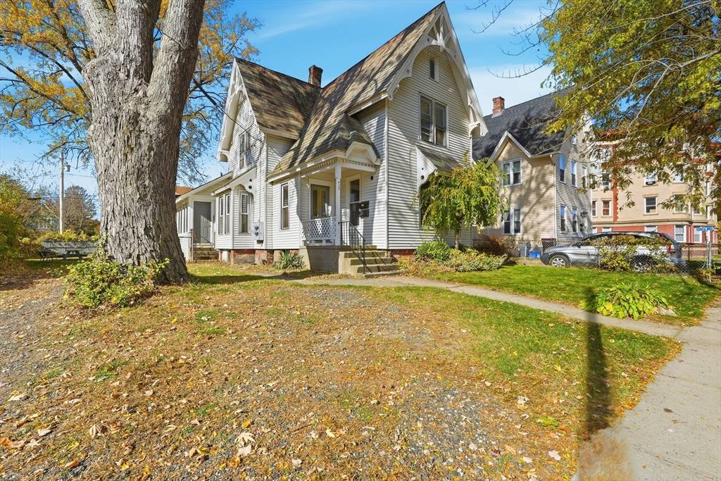 Holyoke, MA 01040,429 Pleasant St