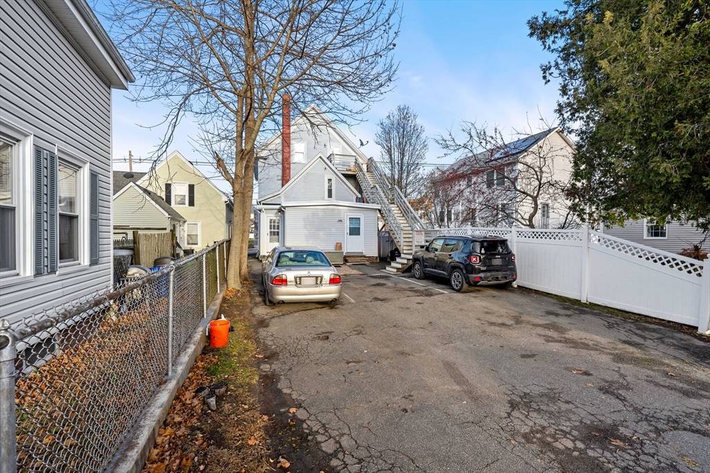 Gloucester, MA 01930,196 Washington St