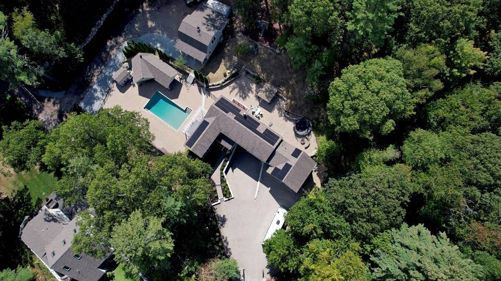 North Reading, MA 01864,12 Magnolia Street