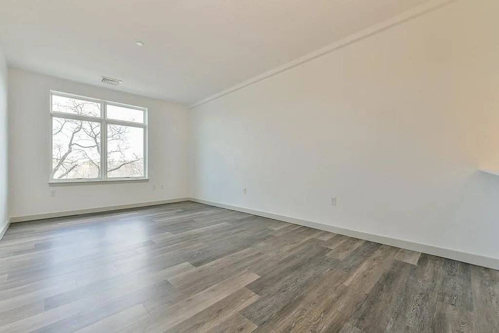 Boston, MA 02135,180 Telford St #321