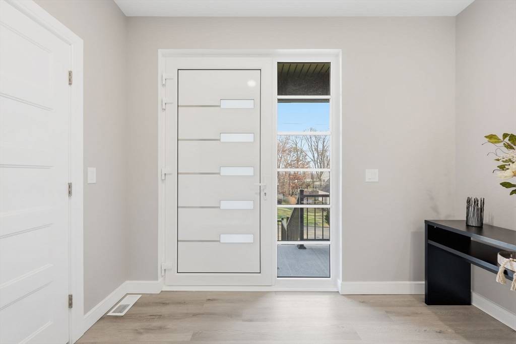 Holyoke, MA 01040,287 Whitney Ave