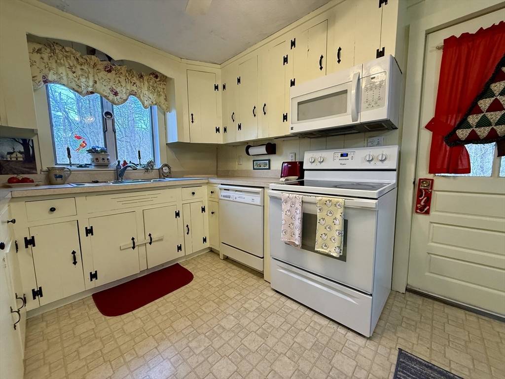 Norton, MA 02766,26 Dean Street