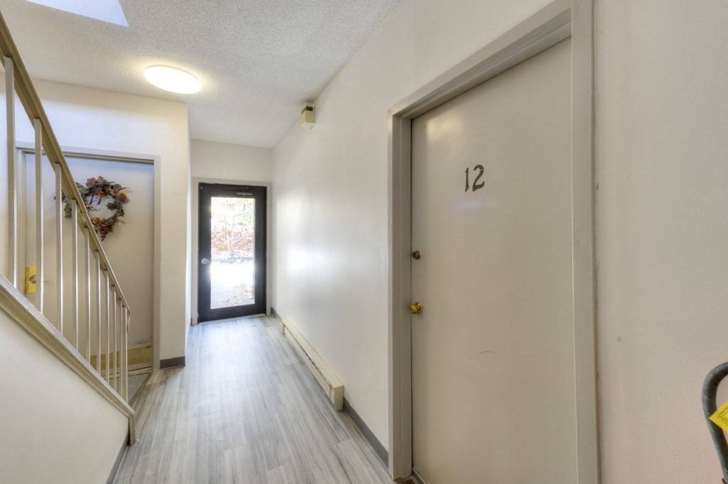 Oxford, MA 01537,28 Thayer Pond Dr #12