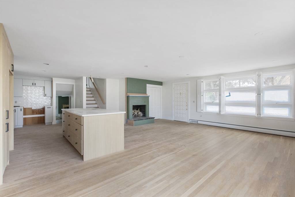 Warwick, RI 02818,28 Hill Top Drive