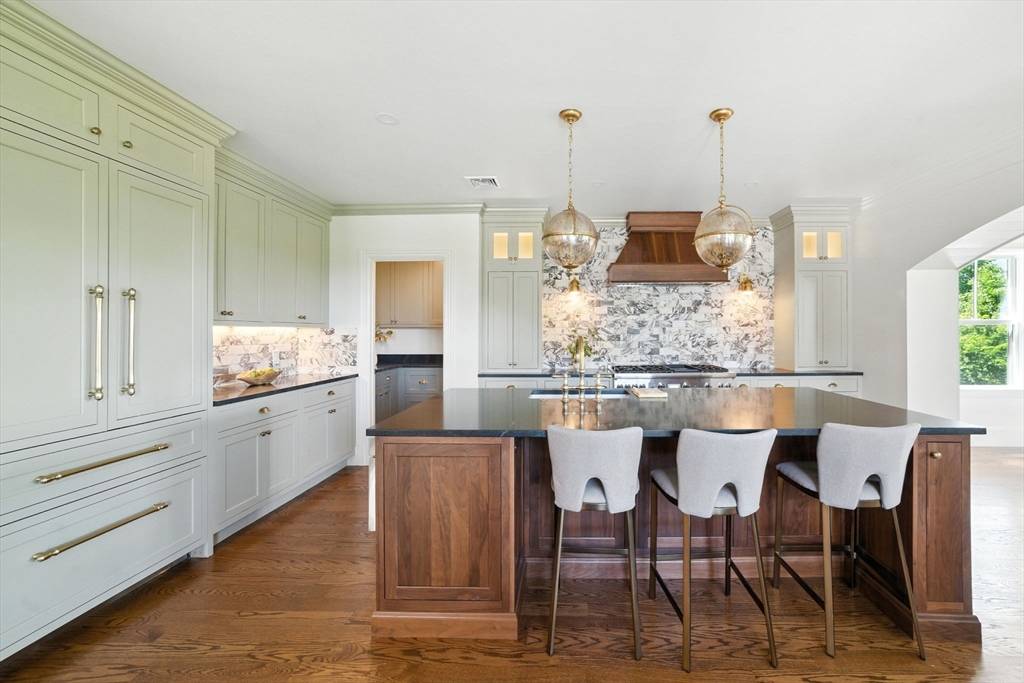 Brookline, MA 02446,197 Winchester St #197